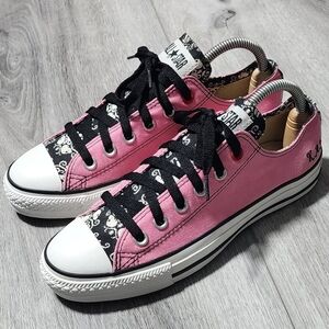 Converse Chuck Taylor All Star Low Top Pink Sneakers W/ Skulls Womens Size 6